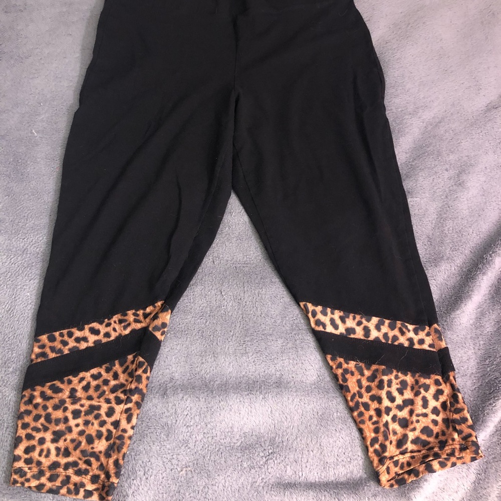 Torrid Crop Legging